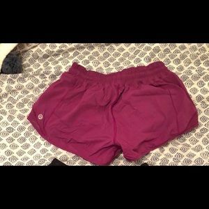 Lululemon Hotty hot shorts II 2.5 inches size 2